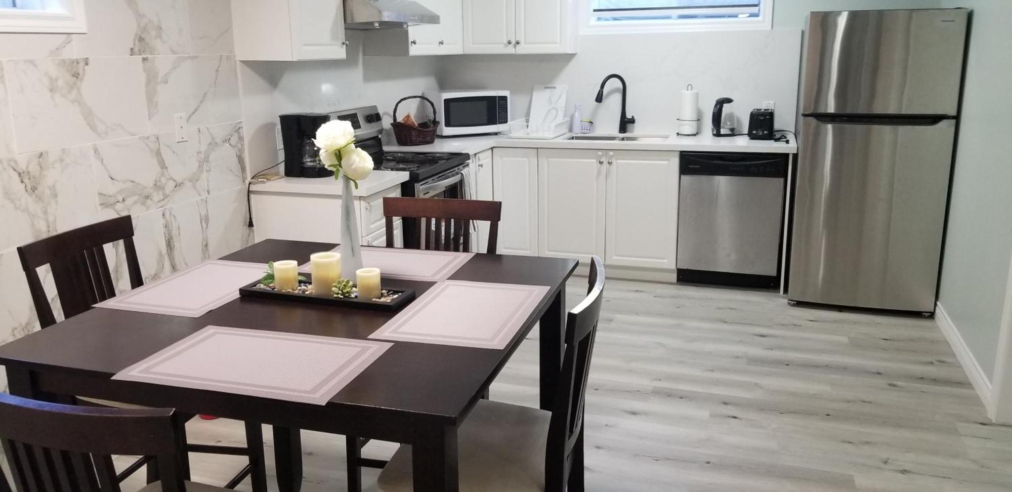 2 Bedroom Luxury Apartment Гуэлф Экстерьер фото